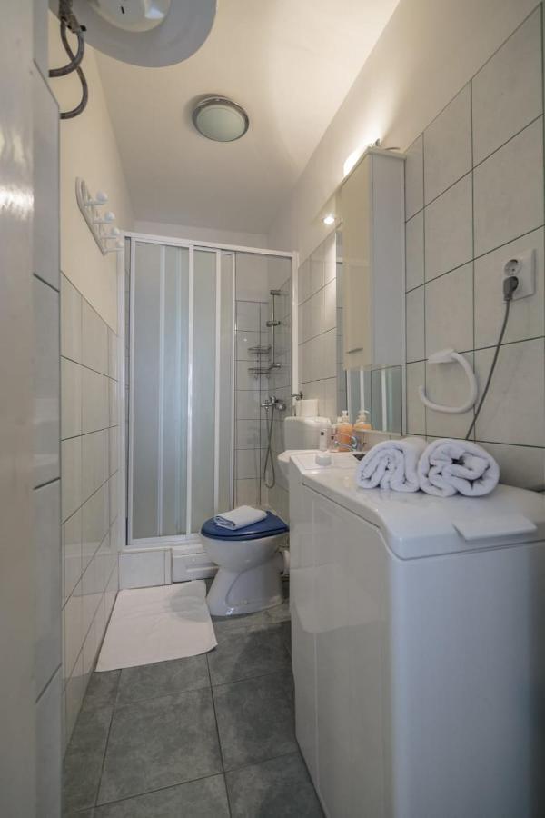 Apartment Filomena In The Center Komiza Bagian luar foto