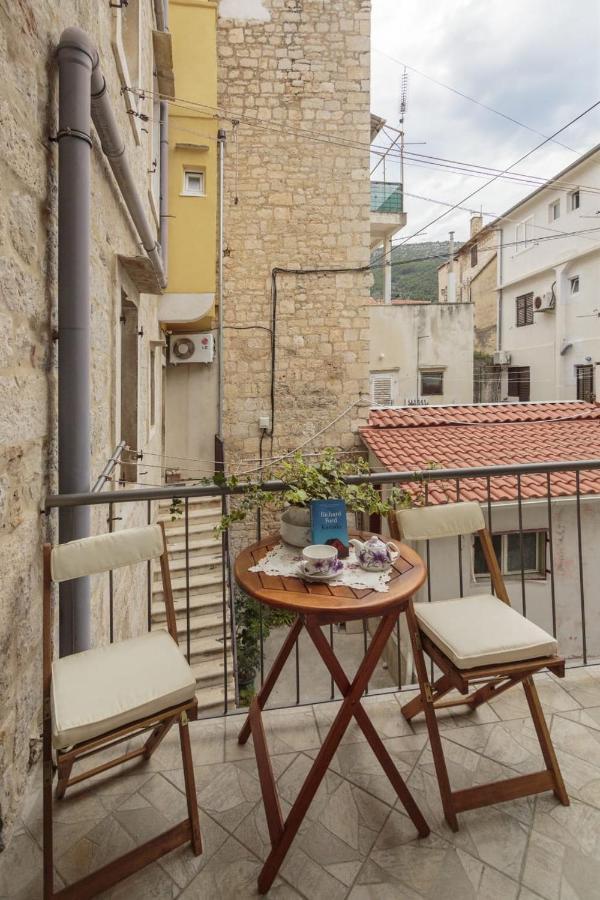 Apartment Filomena In The Center Komiza Bagian luar foto