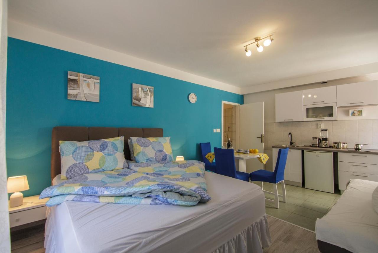 Apartment Filomena In The Center Komiza Bagian luar foto