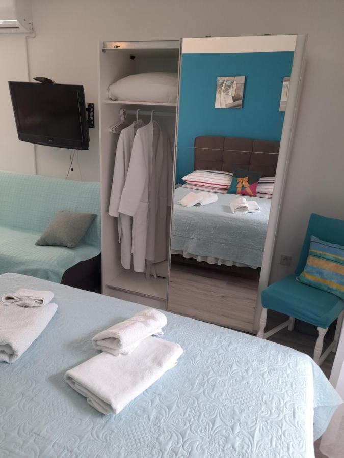 Apartment Filomena In The Center Komiza Bagian luar foto